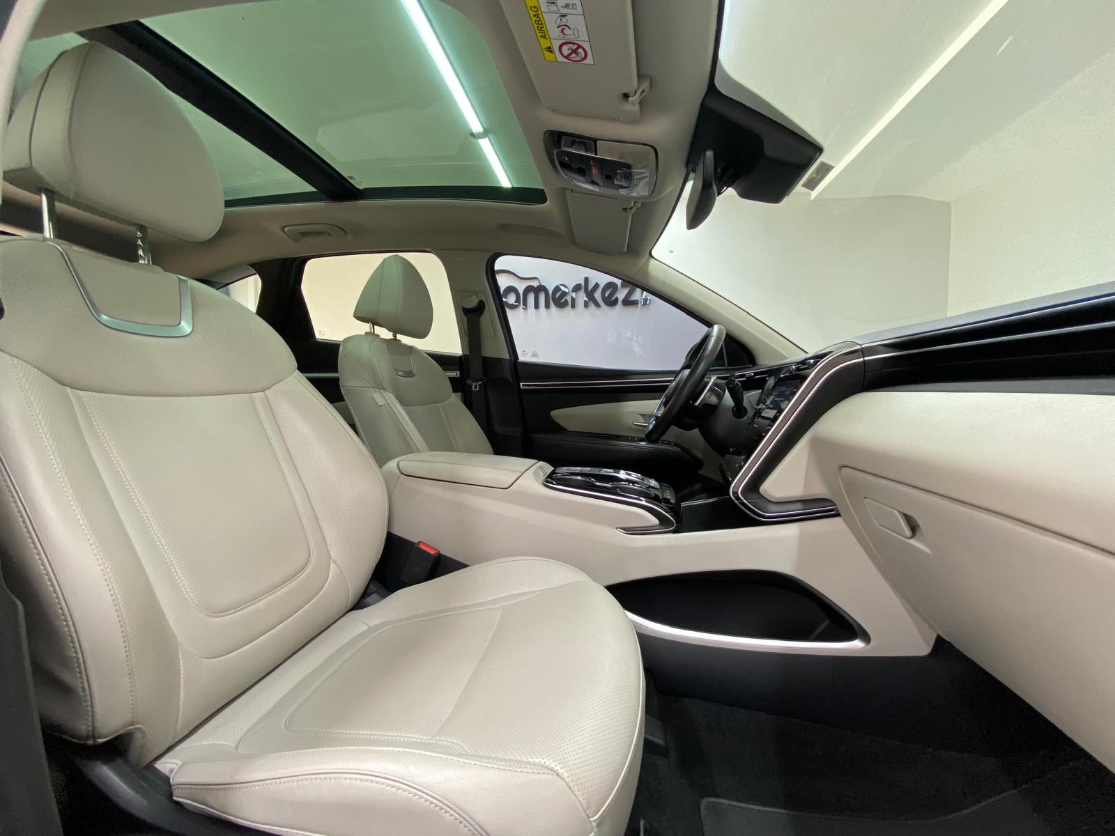 HYUNDAI TUCSON 16